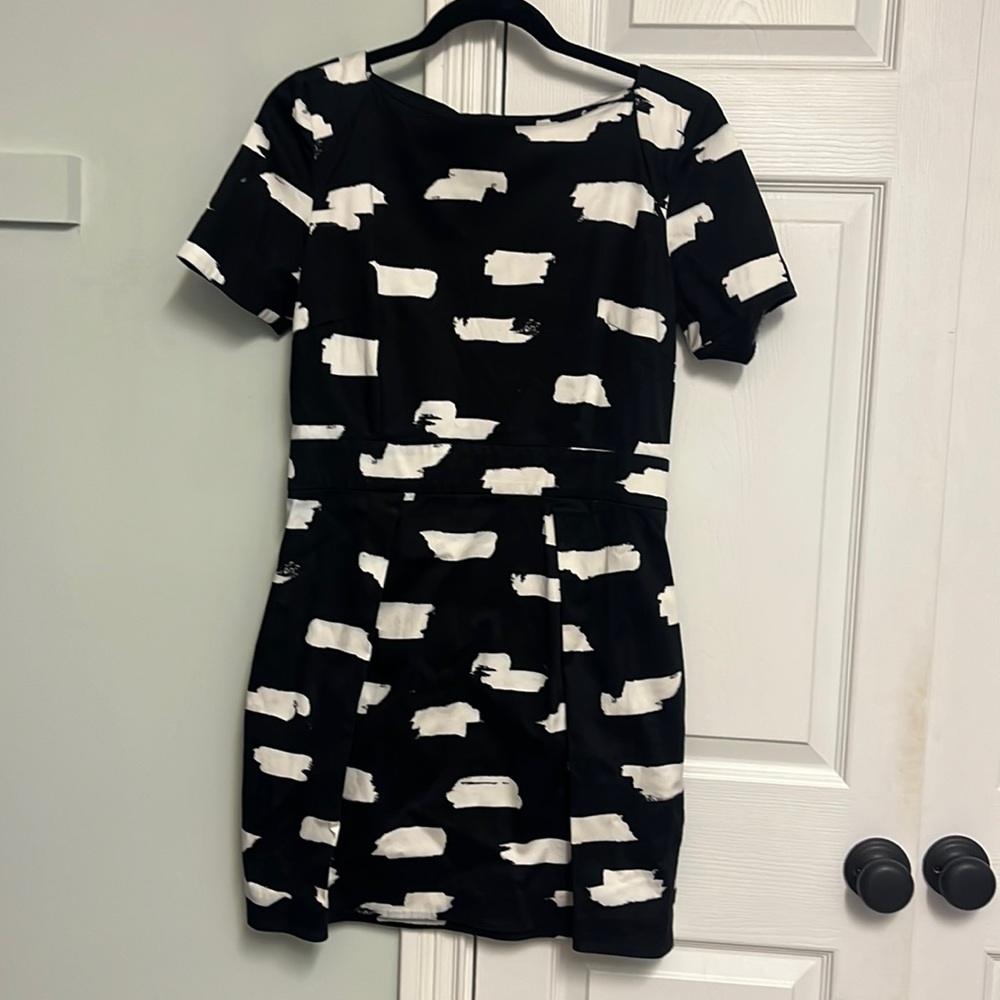 French Connection black and White dress 10